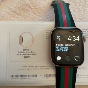 Apple Watch Series 4  Gold Aluminum Case 44mm